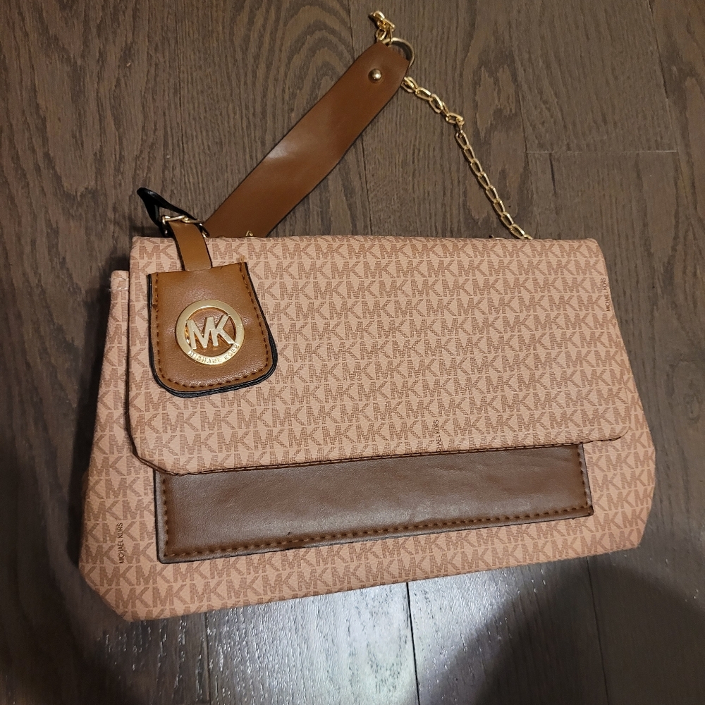 Michael Kors Tan and Brown Shoulder Bag